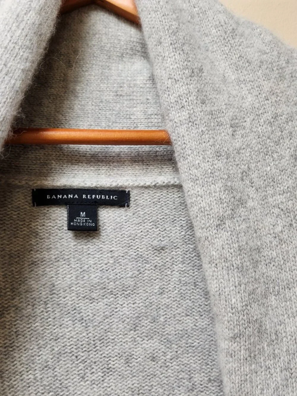 Banana Republic Angora Lambs wool grey cardigan M - Picture 2 of 4